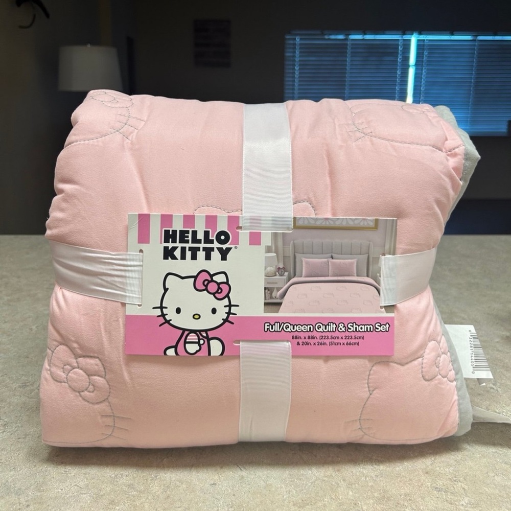 Hello Kitty Full/Queen Quilt Set